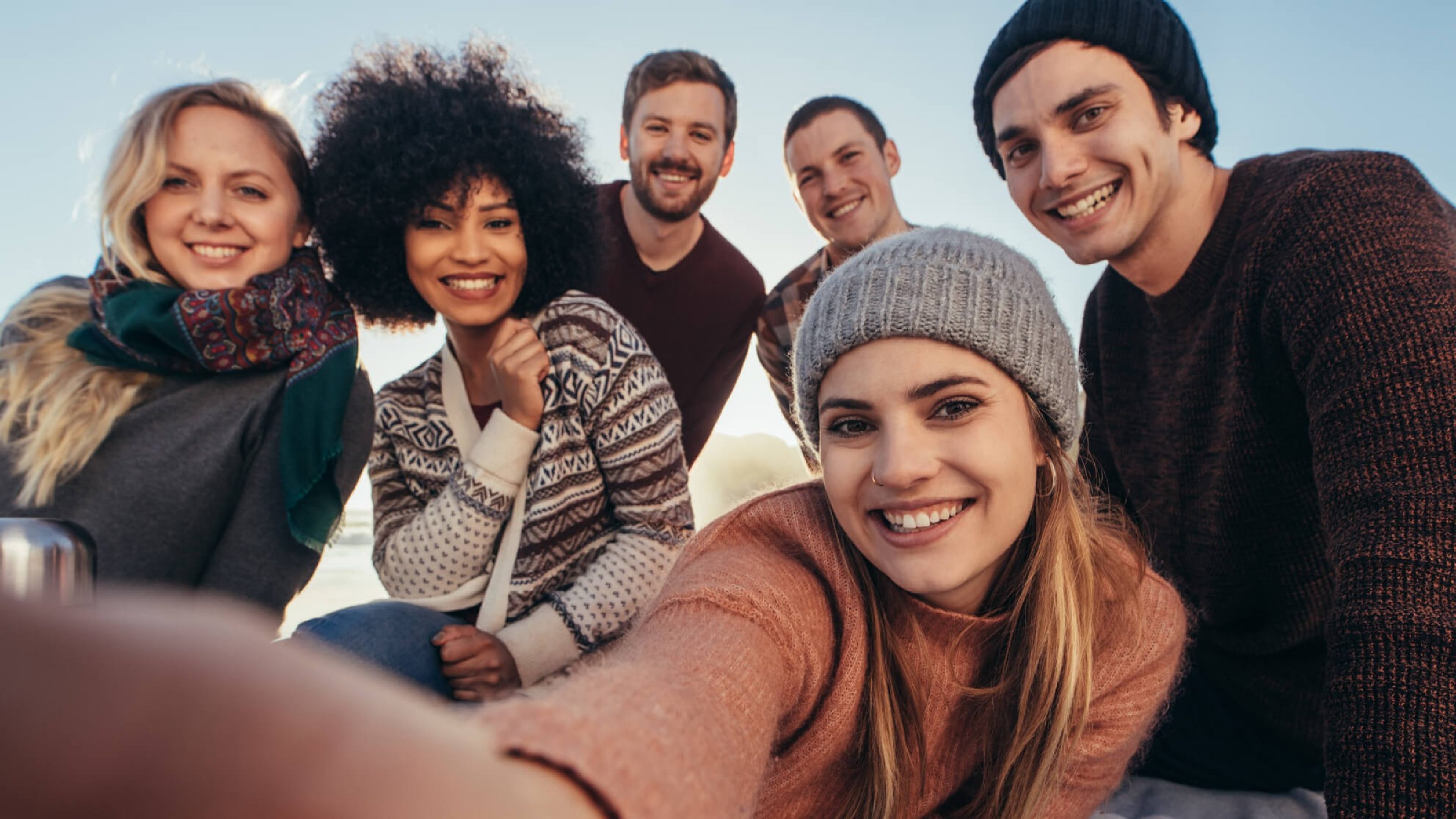 Swiss Life BU für spezielle Branchen eine gruppe von jungen Personen blickt in die Kamera