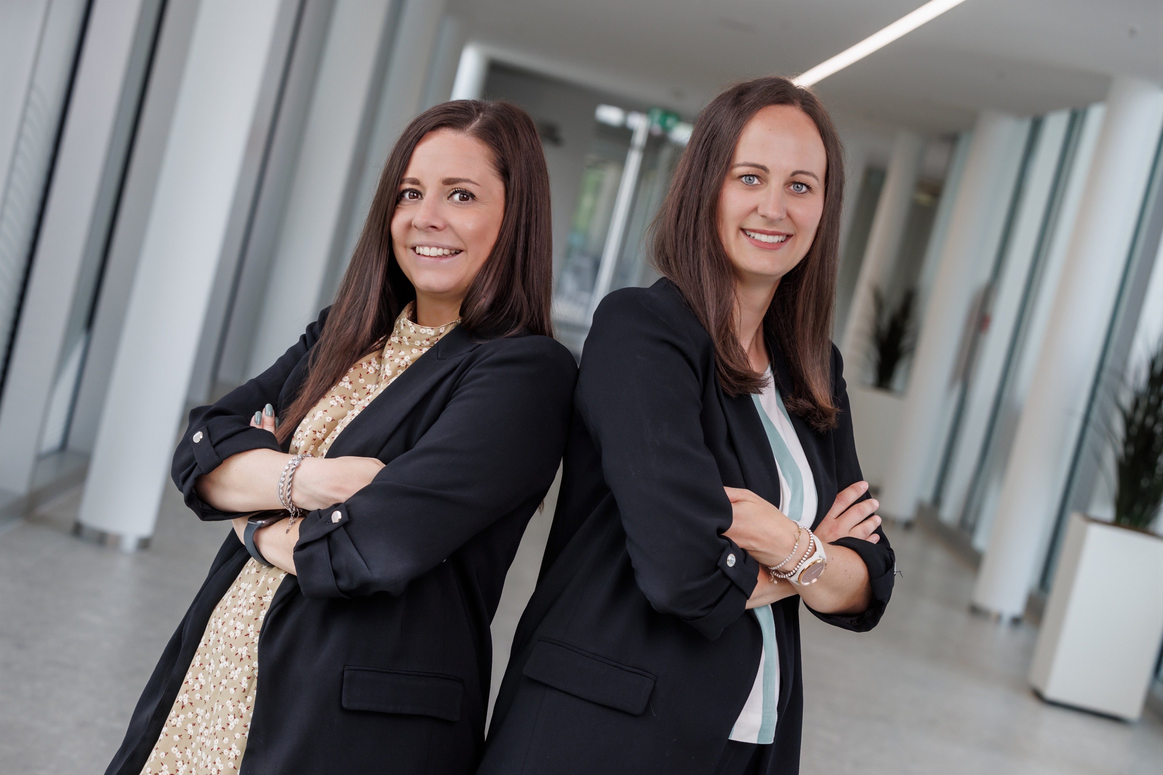 Julia Sixt und Sandra Weiß, Leiterinnen Abteilung Personalmanagement und -services