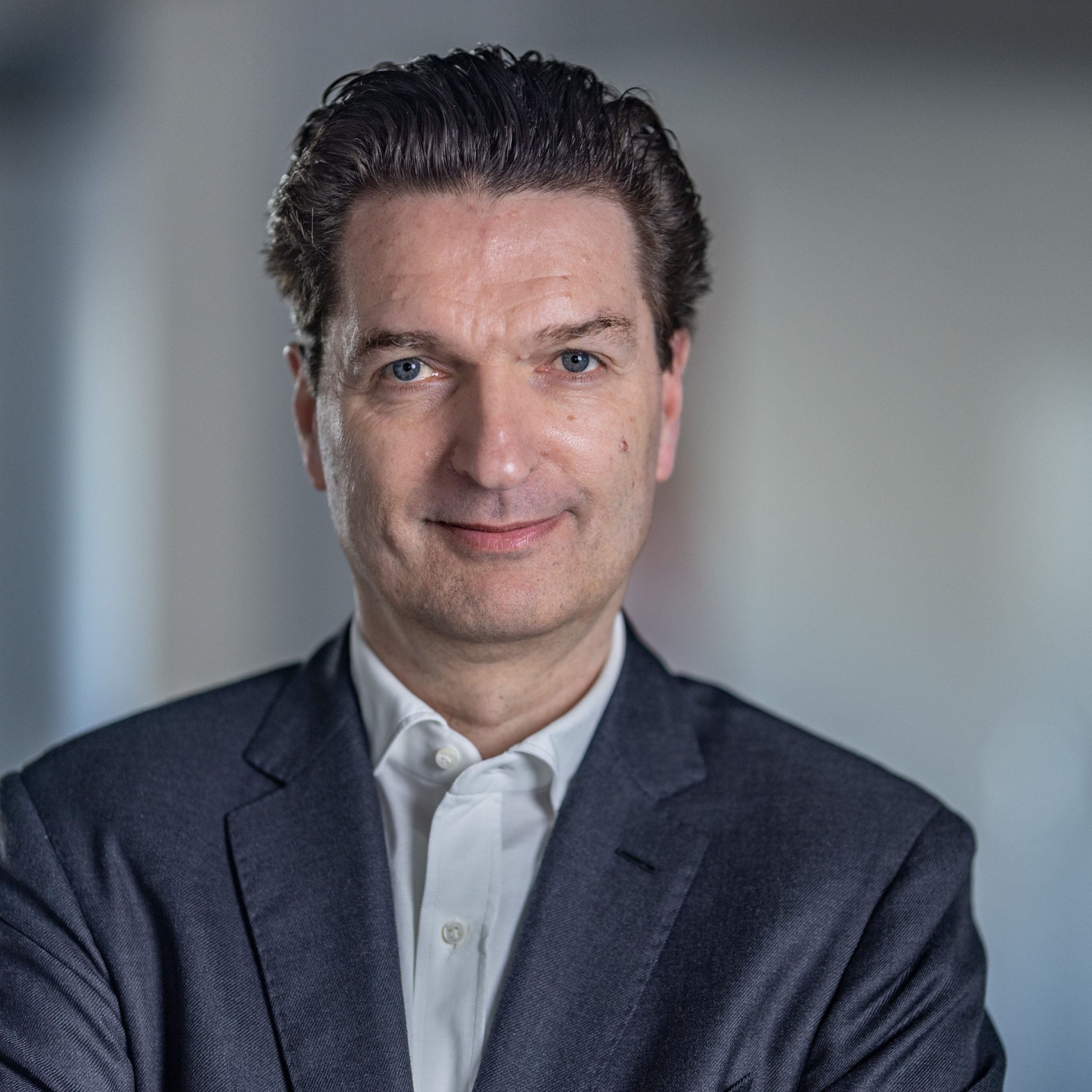 230504_AWS_Summit_Berlin_Headshot_Stefan_00031